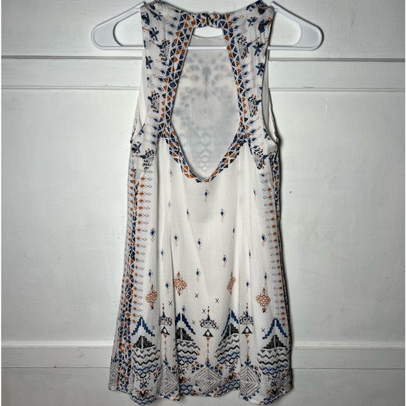 Ecoté white Aztec pattern dress. - Picture 4 of 5